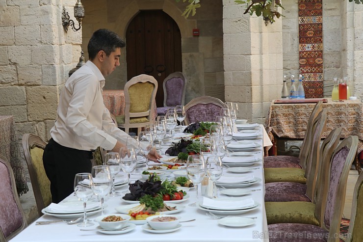 Travelnews.lv izbauda Baku restorāna «Mugam Club» pusdienu viesmīlību 235856
