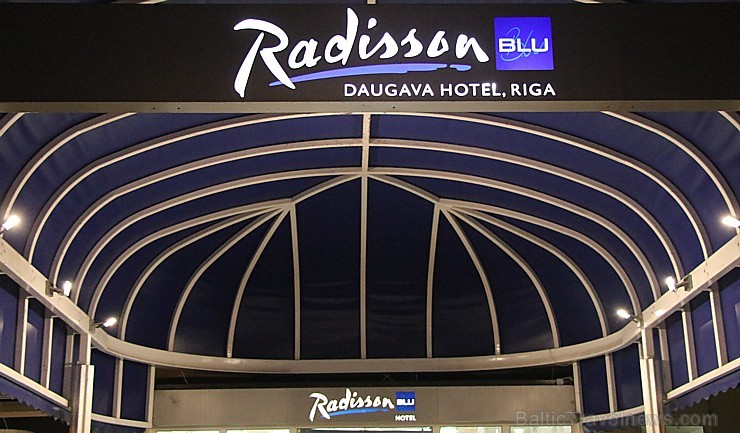 Viesnīca «Radisson Blu Daugava» piedāvā šarža izstādi «Draudzīgs pārspīlējums. ŠARŽS UN PERSONĪBA LATVIEŠU KULTŪRĀ» un «Peter Mertes» vīnus