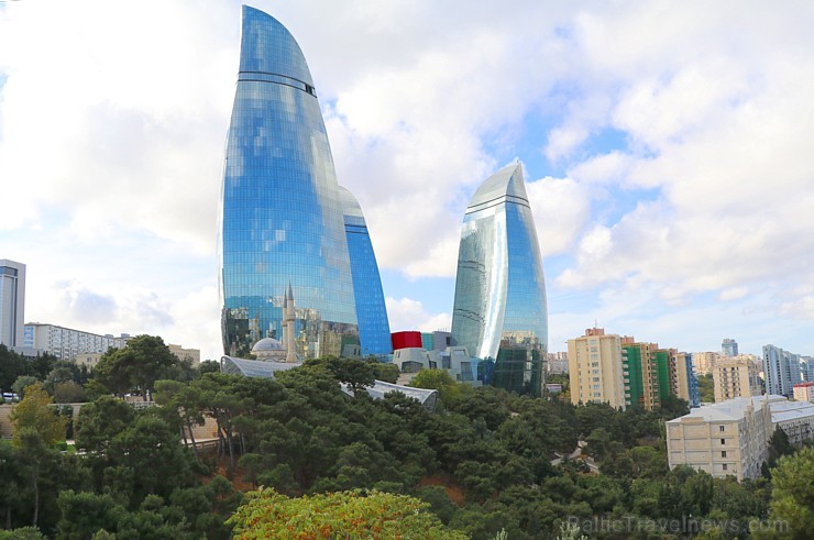 Debesskrāpju komplekss «Liesmas torņi» ir kļuvuši par Baku simbolu. Sadarbībā ar Latvijas vēstniecību Azerbaidžānā un tūrisma firmu «RANTUR Travel Age 237260