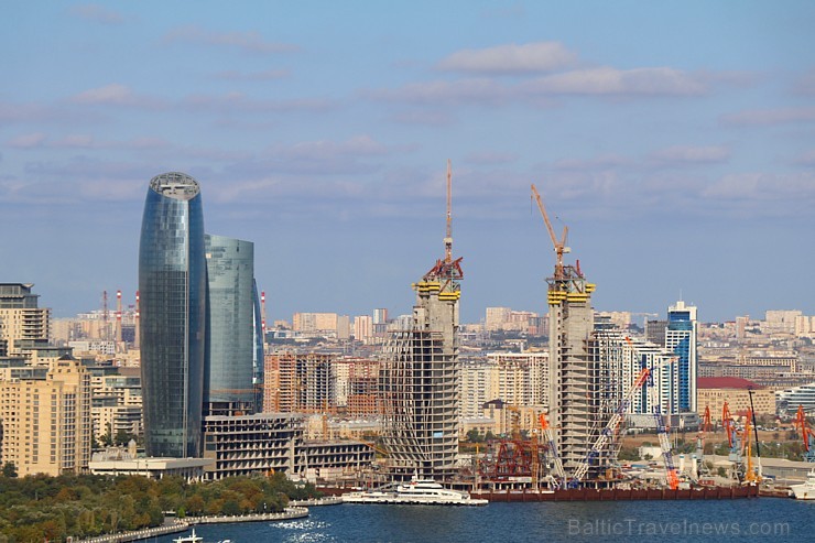 Debesskrāpju komplekss «Liesmas torņi» ir kļuvuši par Baku simbolu. Sadarbībā ar Latvijas vēstniecību Azerbaidžānā un tūrisma firmu «RANTUR Travel Age 237270
