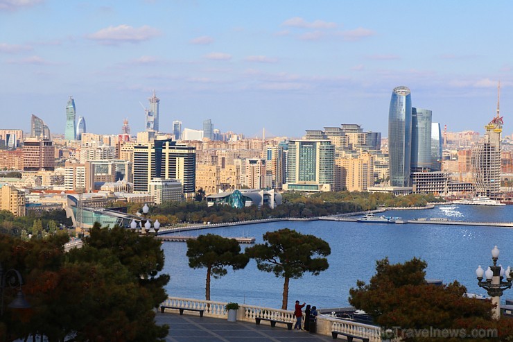 Debesskrāpju komplekss «Liesmas torņi» ir kļuvuši par Baku simbolu. Sadarbībā ar Latvijas vēstniecību Azerbaidžānā un tūrisma firmu «RANTUR Travel Age 237285