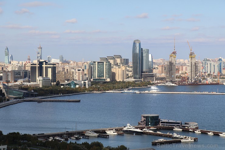 Debesskrāpju komplekss «Liesmas torņi» ir kļuvuši par Baku simbolu. Sadarbībā ar Latvijas vēstniecību Azerbaidžānā un tūrisma firmu «RANTUR Travel Age 237305