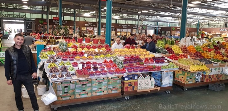 Travelnews.lv apmeklē vienu no Baku tirgiem. Sadarbībā ar Latvijas vēstniecību Azerbaidžānā un tūrisma firmu «RANTUR Travel Agency»