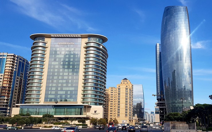 Travelnews.lv ar ekskursiju autobusu apceļo Baku raksturīgākās vietas. Sadarbībā ar Latvijas vēstniecību Azerbaidžānā un tūrisma firmu «RANTUR Travel Travelnews.lv ar ekskursiju autobusu apceļo Baku raksturīgākās vietas. Sadarbībā ar Latvijas vēstniecību Azerbaidžānā un tūrisma firmu «RANTUR Travel 237672