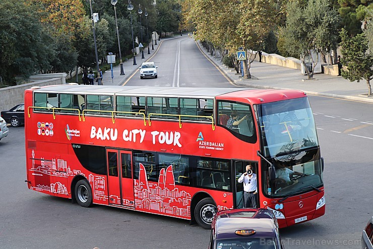 Travelnews.lv ar ekskursiju autobusu apceļo Baku raksturīgākās vietas. Sadarbībā ar Latvijas vēstniecību Azerbaidžānā un tūrisma firmu «RANTUR Travel  237698