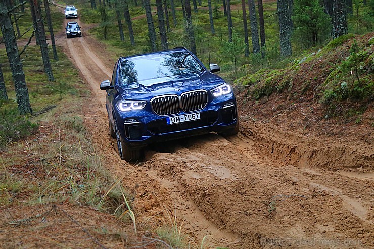 Travelnews.lv izmēģina jauno «BMW X5» meža smilšu ceļos 238618