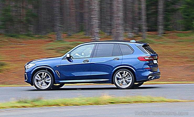 Travelnews.lv izmēģina jauno «BMW X5» meža smilšu ceļos 238623