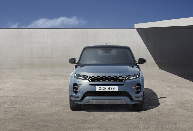 Oriģinālais luksusa klases kompaktais SUV ir kļuvis vēl labāks. Dzimtenes pilsētā un kalnos jaunais pievienojas Range Rover saimei, piedāvājot iespēju 239023