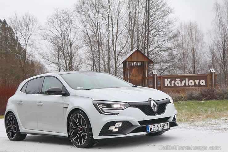Travelnews.lv apceļo Latgali ar jauno un sportisko «Renault Megane R.S.» ar 280 zirgspēkiem 