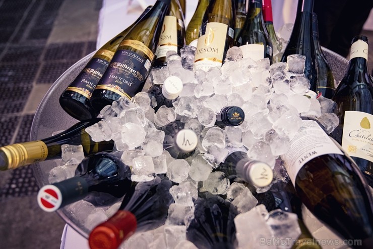 Festivāls Riga Wine & Champagne pulcēja pasaules vadošos vīna ekspertus, lai gardēžiem un vīnmīļiem no visas Baltijas piedāvātu izglītojošas degustāci 239269