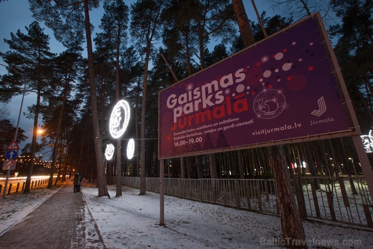 Jūrmalā - Dzintaru mežaparkā - atklāts Gaismas parks, kurā dažādos gaismas dekoros, skulptūrās jau otro gadu iemirdzas tūkstošiem LED gaismiņu. Jūrmalā - Dzintaru mežaparkā - atklāts Gaismas parks, kurā dažādos gaismas dekoros, skulptūrās jau otro gadu iemirdzas tūkstošiem LED gaismiņu. 239733
