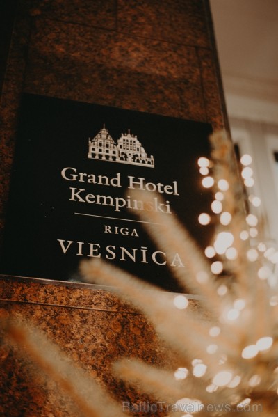 «Grand Hotel Kempinski Riga» kopā ar draugiem un sadarbības partneriem iededz Ziemassvētku egli 240715