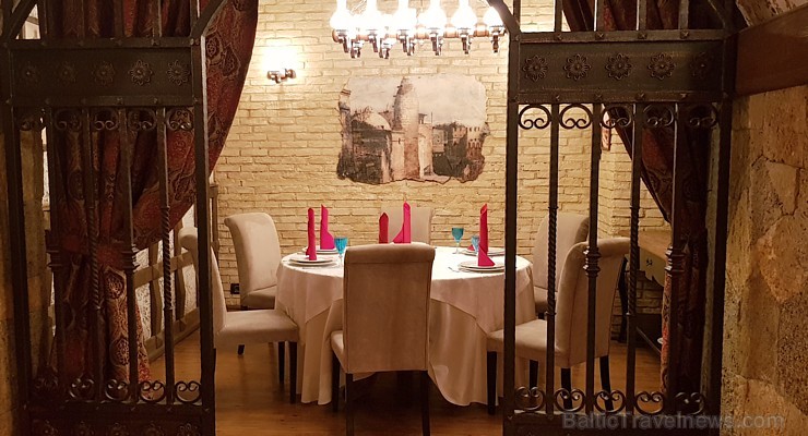 Travelnews.lv apmeklē Baku steiku restorānu «Mangal Steak House». Sadarbībā ar Latvijas vēstniecību Azerbaidžānā un tūrisma firmu «RANTUR Travel Agenc 241228
