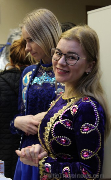 Jau 22. reizi Rīgā norisinājies tradicionālais ārzemju vēstniecību labdarības Ziemassvētku tirgus, kurā piedalījušās vairāk kā 30 ārvalstu vēstniecība Jau 22. reizi Rīgā norisinājies tradicionālais ārzemju vēstniecību labdarības Ziemassvētku tirgus, kurā piedalījušās vairāk kā 30 ārvalstu vēstniecība 241527