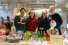 Jau 22. reizi Rīgā norisinājies tradicionālais ārzemju vēstniecību labdarības Ziemassvētku tirgus, kurā piedalījušās vairāk kā 30 ārvalstu vēstniecība 27