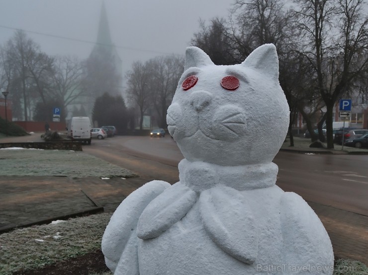 Šoziem Dobeles Sniegavīru saieta tēma ir Latvijas simtgade un tautas varonis - Lāčplēsis. Dobeles laukumos var satikt Melno bruņinieku, Spīdalu, Laimd