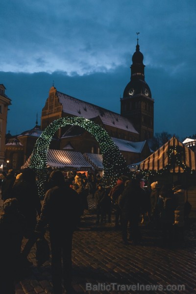 Ar krāšņiem koncertiem, Ziemassvētku vecīti, ponija izjādēm, karuseli, aitu un trušu aploku, meistarklasēm un skaistām dāvanām aizvadīts skaists mēnes 242453