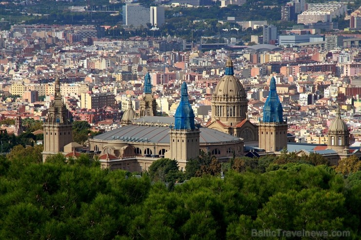 Barselona ir Vidusjūras piekrastes pērle, kas apvieno romiešu arhitektūras pieminekļus, viduslaiku ielas un kvartālus, lieliskas modernisma laikmeta ē 243317