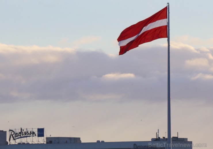 Rīgā atzīmē barikāžu aizstāvju atceres dienu