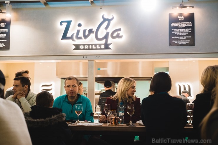 «Centrālais Gastro Tirgus» ir pirmais iekštelpu gastrotirgus Latvijā, kurā vairāk nekā 20 dažādi ēdinātāji un 2 bāri piedāvā viesiem plašu starptautis
