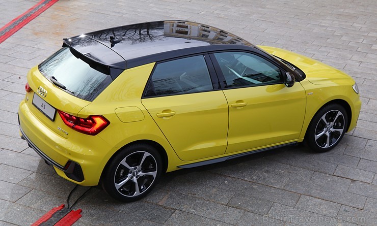 Jaunais «Audi A1 Sportback» prezentējas 2.02.2019 uz «Audi Burbuļu parāde 2019» fona Latvijas Nacionālajā mākslas muzejā 247596