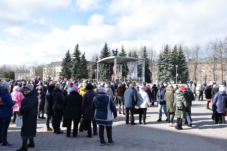 Ik gadu Daugavpilī, ievērojot senas slāvu tradīcijas, plaši un krāšņi tiek atzīmēta Masļeņica jeb ziemas pavadīšanas un pavasara sagaidīšanas svētki 248465