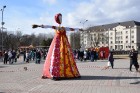 Ik gadu Daugavpilī, ievērojot senas slāvu tradīcijas, plaši un krāšņi tiek atzīmēta Masļeņica jeb ziemas pavadīšanas un pavasara sagaidīšanas svētki 1