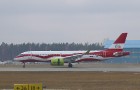 Travelnews.lv blakus skrejceļam vēro lidmašīnu kustību Starptautiskā lidostā «Rīga» 7