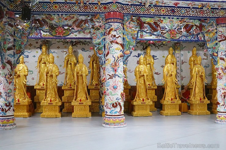 Travelnews.lv iepazīst vjetnamiesu budistu templi Linh-Phuoc-Pagode Dakotā. Atbalsta: 365 brīvdienas un Turkish Airlines 249339