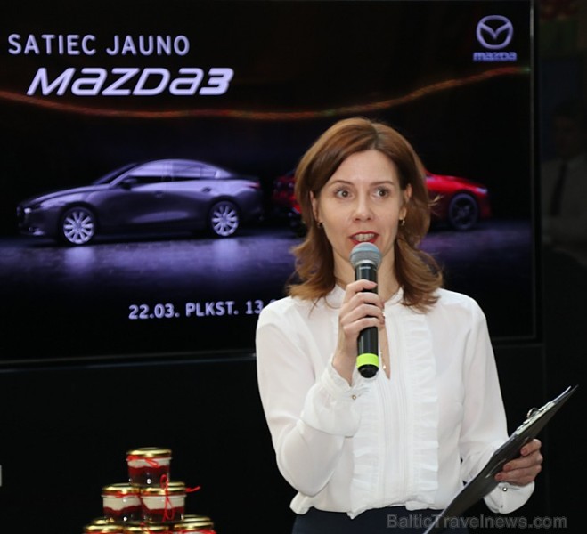 Rīgas lielveikalā tiek prezentēta jaunā «Mazga 3» automašīīna 249529