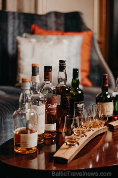 GRAND BAR un tā galvenais bārmenis Oskars Vārenbergs ir izstrādājuši jaunu bāra koncepciju un izveidojuši bagātīgu viskija bibliotēku izmeklētiem visk 249814