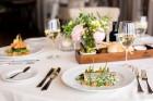 Restorāna «Light House Jurmala» šefpavārs Fjodors Kasatkins viesiem sagatavojis pavasarīgu jaunās sezonas ēdienkarti 15