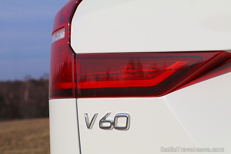 Travelnews.lv ar jauno «Volvo V60 Country D4 AWD Momentum» apceļo Vidzemi un Latgali 250188