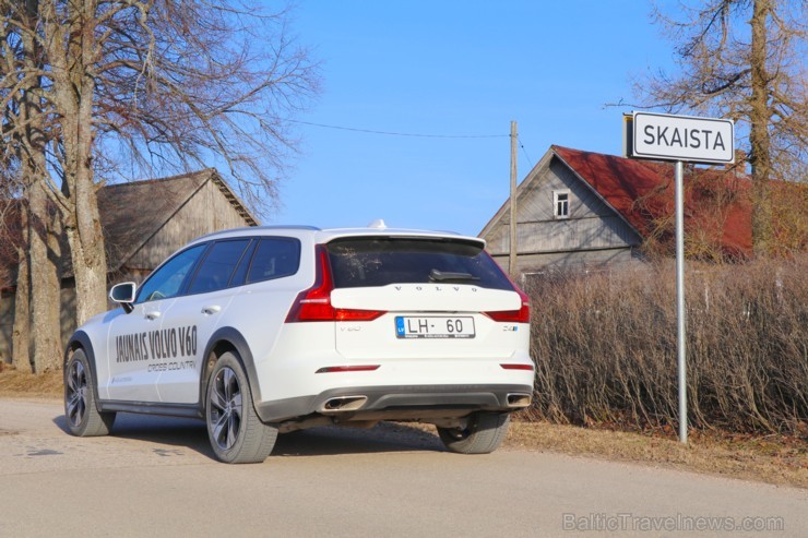 Travelnews.lv ar jauno «Volvo V60 Country D4 AWD Momentum» apceļo Vidzemi un Latgali 250189