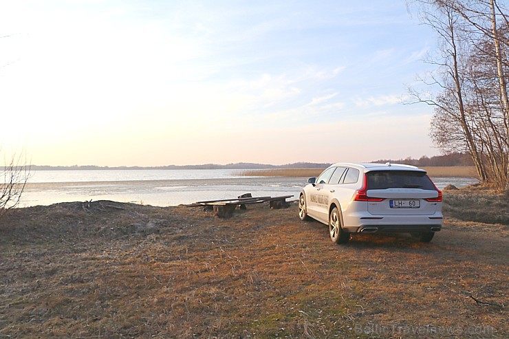 Travelnews.lv ar jauno «Volvo V60 Country D4 AWD Momentum» apceļo Vidzemi un Latgali 250197