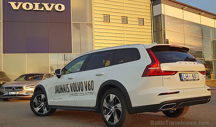 Travelnews.lv ar jauno «Volvo V60 Country D4 AWD Momentum» apceļo Vidzemi un Latgali 250219