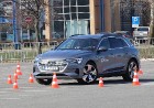 Audi pirmo reizi Rīgā prezentē pilnīgi elektrisku vāģi «Audi e-tron» 9