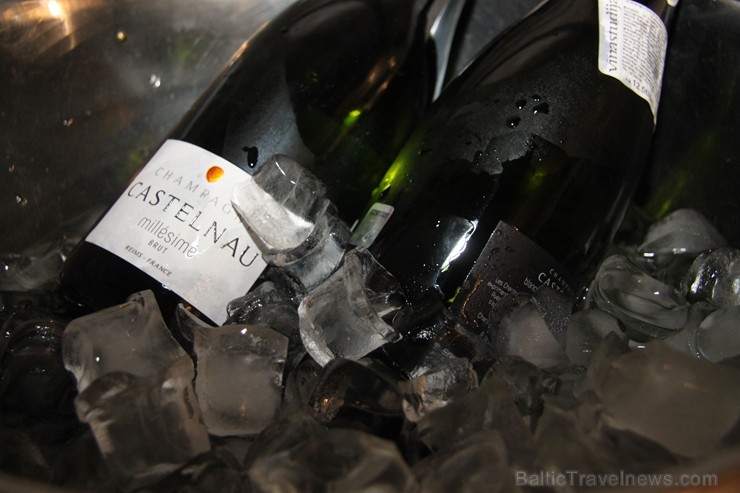 Vīna Studija degustācijas vakarā iepazīstina ar «Champagne Castelnau» šampaniešiem līdzās ar Evas Šubertas stāstu par šiem izcilajiem dzērieniem 251014