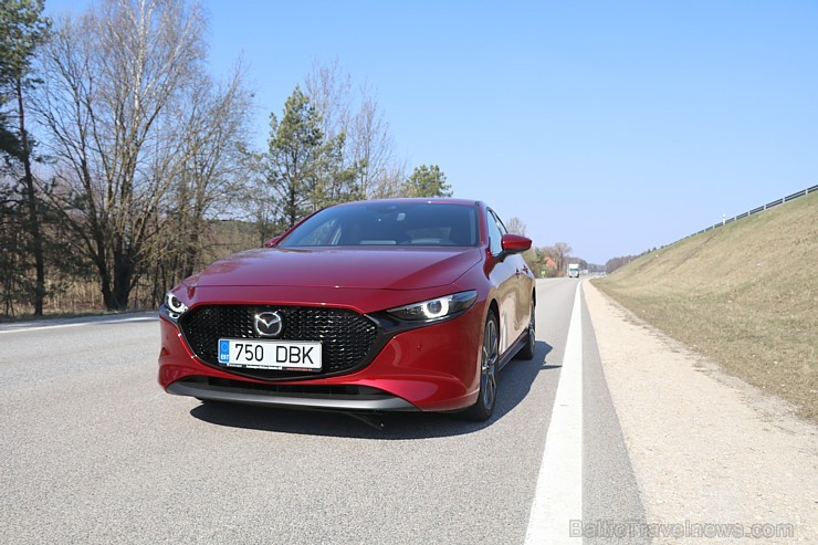 Travelnews.lv apceļo Dobeli, Īli un Rīgu ar jauno «Mazda3»