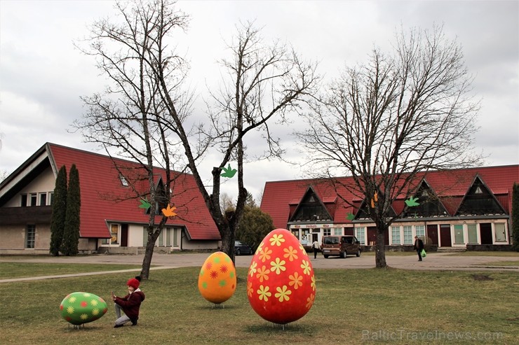 Travelnews.lv Lieldienās aicina apceļot Latviju un apskatīt virkni daudzveidīgu un interesantu svētku dekorāciju. Lielvārdes novada pašvaldība 251749
