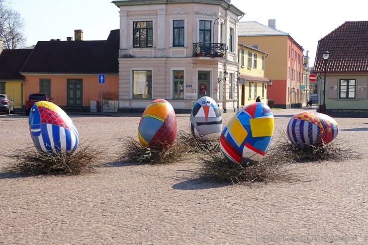 Travelnews.lv Lieldienās aicina apceļot Latviju un apskatīt virkni daudzveidīgu un interesantu svētku dekorāciju. Foto Ventspils TIC 251765