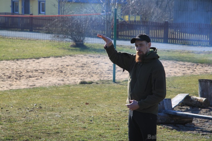 Mārtiņš Muižnieks (@streelnieks.lv) skaidro drošības noteikumus un pārgājiena programmu