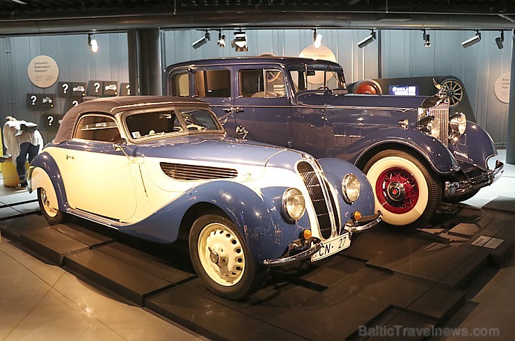 Rīgas Motormuzejs  atzīmē 30 gadu jubileju ar 2 īpašiem vāģiem «F/N type 2400» un «Citroen DS 19» 252598