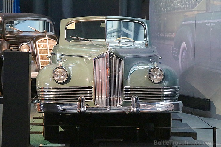Rīgas Motormuzejs  atzīmē 30 gadu jubileju ar 2 īpašiem vāģiem «F/N type 2400» un «Citroen DS 19»