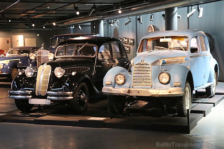 Rīgas Motormuzejs  atzīmē 30 gadu jubileju ar 2 īpašiem vāģiem «F/N type 2400» un «Citroen DS 19» 252603