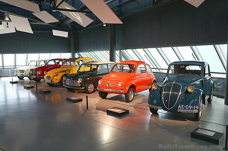 Rīgas Motormuzejs  atzīmē 30 gadu jubileju ar 2 īpašiem vāģiem «F/N type 2400» un «Citroen DS 19» 252605