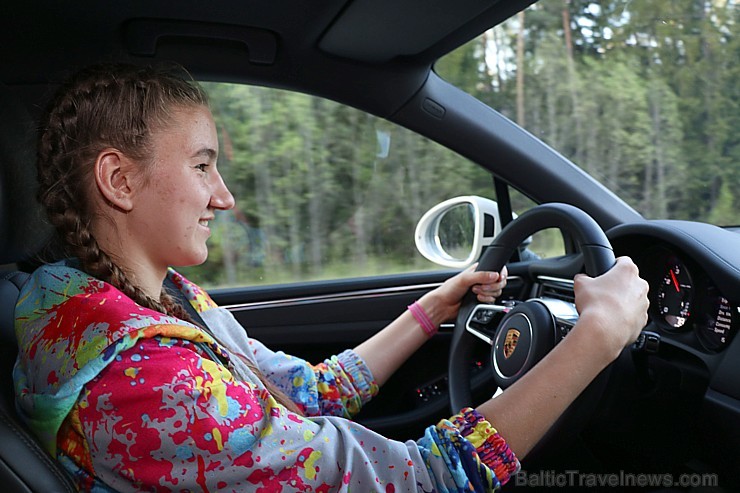 Travelnews.lv apceļo Latgali un Sēliju ar jauno «Porsche Macan» 252698