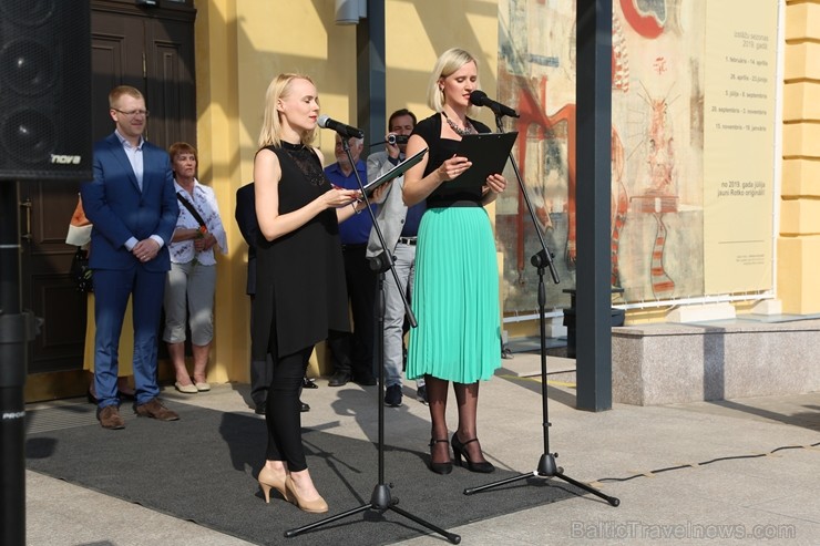 Ar mākslas lekciju, filmas demonstrāciju, diskusiju un jaunās izstāžu sezonas atklāšanu Daugavpils Marka Rotko mākslas centrs atzīmēja 6 gadu pastāvēš