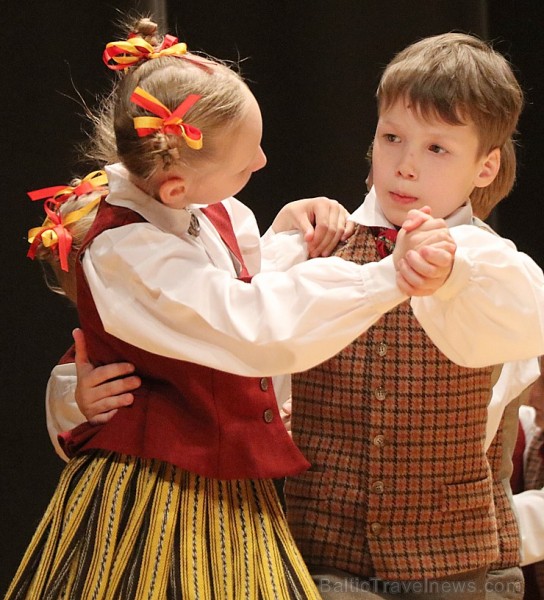 Travelnews.lv izbauda bērnu un jauniešu deju kolektīva «Pīlādzītis» koncertu «Deju karuselis» 253014