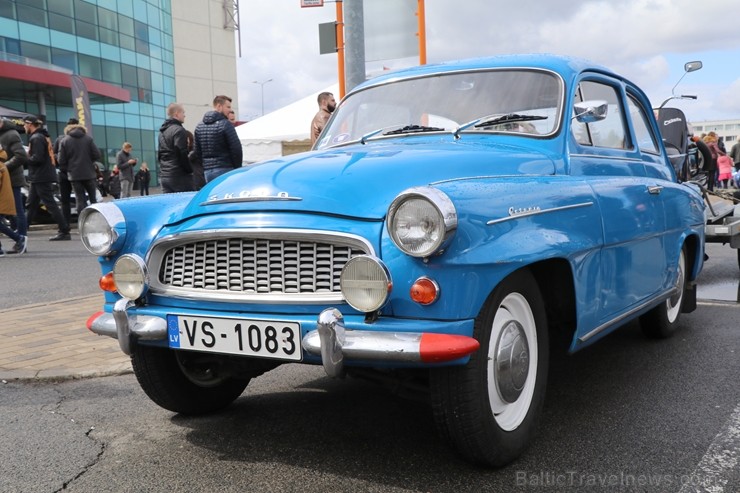 Latvijas Antīko automobiļu kluba «Youngtimer Rally» sekcija rīkoja 5.05.2019 «Youngtimer Cars&Coffee 2019» salidojumu